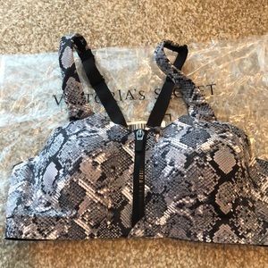 NIB Victoria’s Secret sports bra